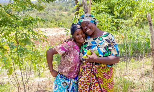 Fatuma Tambuu and her mother