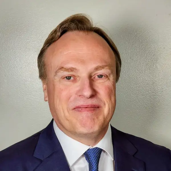 Portrait photo of Steven Kleiber